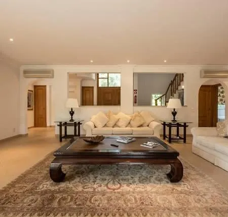 Quinta Sula - 5 Min Walk To Beach - Big Grand House - 15 Mins To Lake
