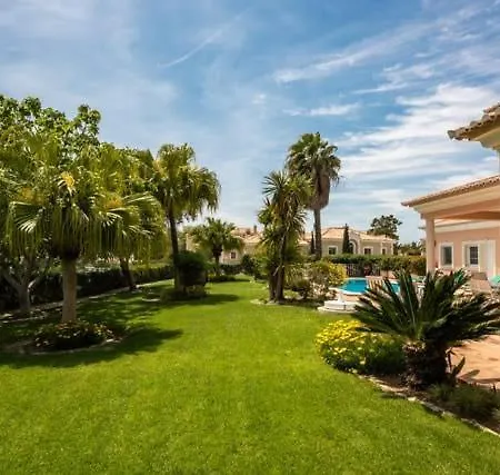 Quinta Sula - 5 Min Walk To Beach - Big Grand House - 15 Mins To Lake Villa